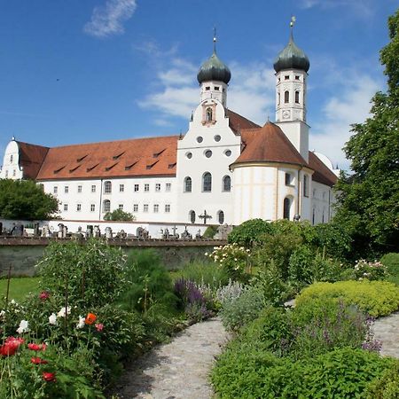 Kloster Benediktbeuern - Gaestehaus Der Salesianer Don Bosco Exterior foto